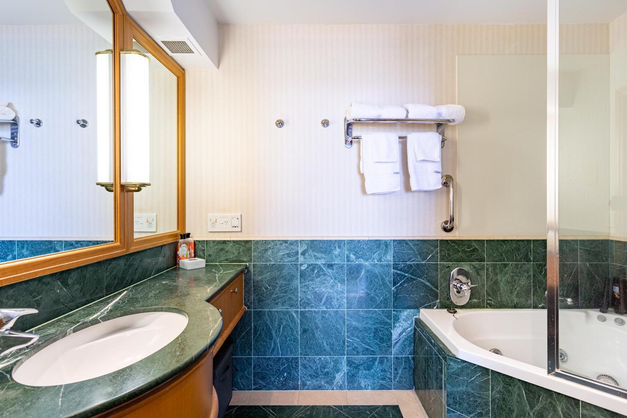 Luxury Privately Owned Ocean View Studio Apartments At O4Ks Gold Tower Gold Coast Exterior foto